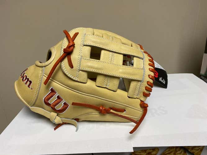 Brand New WILSON A2000 PP05 BASEBALL GLOVE 11.5 RHT Tan Beige