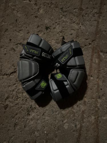 Used Small Maverik MX Arm Pads