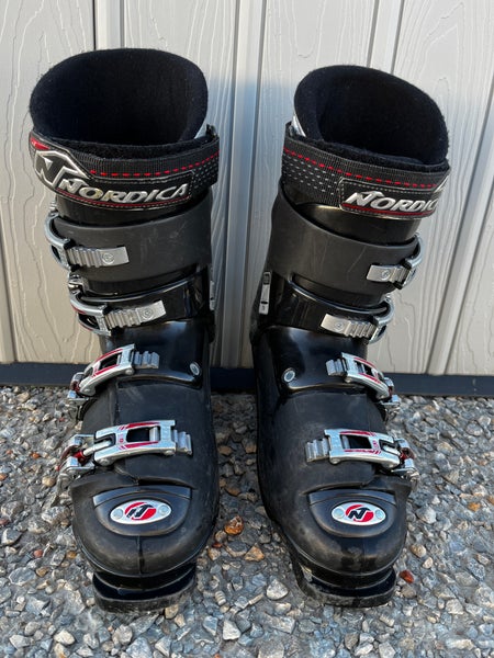 Men's Used Nordica All Mountain Beast 8 Ski Boots Soft Flex