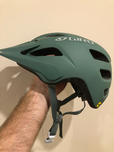 New Medium Giro Fixture MIPS Bike Helmet