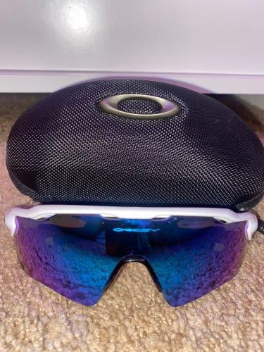 Unisex One Size Fits All Oakley Radar EV Sunglasses