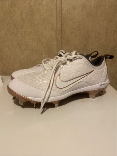 Nike Hyperdiamond 2 Pro Softball Cleats Womens Sz 7.5 White Rose Gold 856492-109