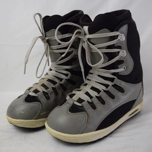 RIDE SNOWBOARD BOOTS WOMEN SIZE 9