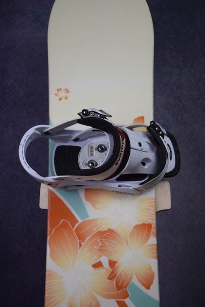 BURTON STERLING SNOWBOARD SIZE 149 CM WITH BURTON MEDIUM BINDINGS