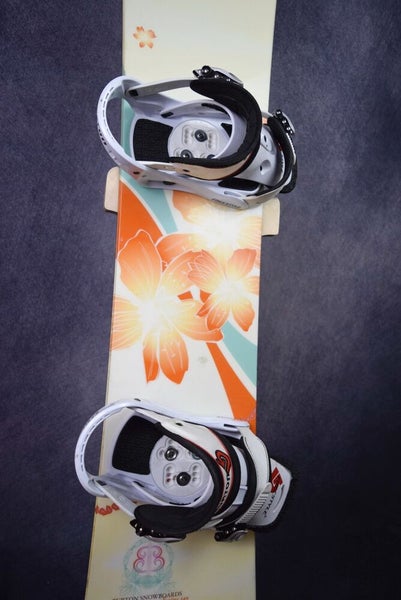 BURTON STERLING SNOWBOARD SIZE 149 CM WITH BURTON MEDIUM BINDINGS