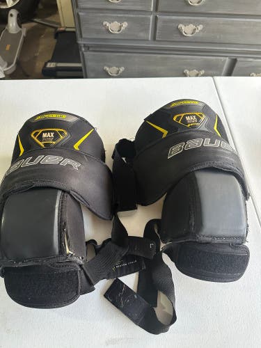 Bauer Supreme Knee Guards