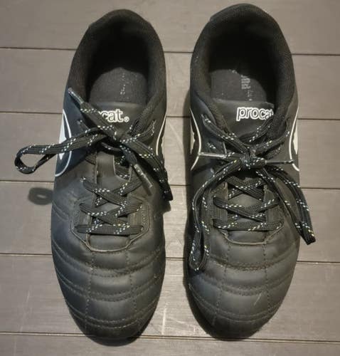Black Used Size 3.0 Puma Soccer Cleats
