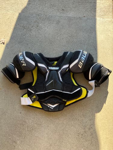 Used Senior Medium Bauer Supreme 2S Shoulder Pads