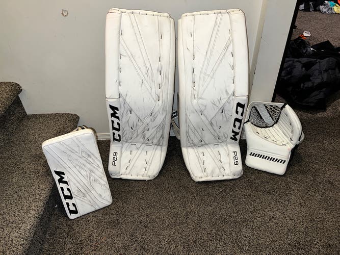 32 +1 Ccm Pads And Blocker, Warrior Glover