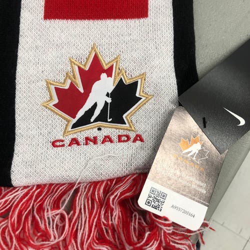 NEW Team Canada Nike scarf