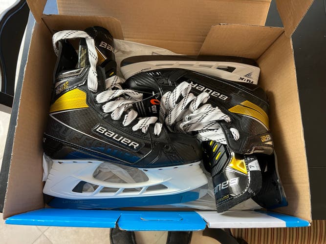Senior New Bauer Supreme UltraSonic Hockey Skates Size 7 FIT 1