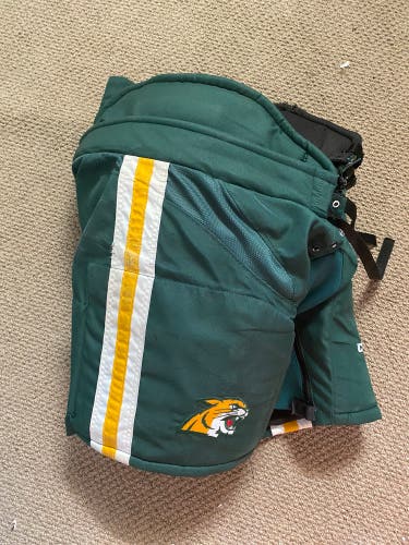 NMU Senior Large CCM HP32 Hockey Pants