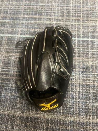 Pitcher's 11.5" Pro Baseball Glove