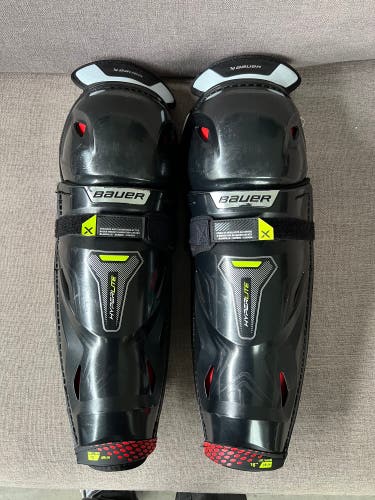 Bauer Vapor Hyperlite Shin Pads 15”