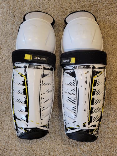 Used CCM Tacks 9060 Shin Pads