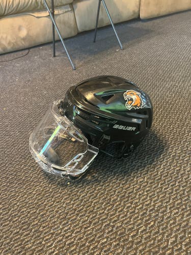 Used Medium Bauer Pro Stock Re-Akt 150 Helmet
