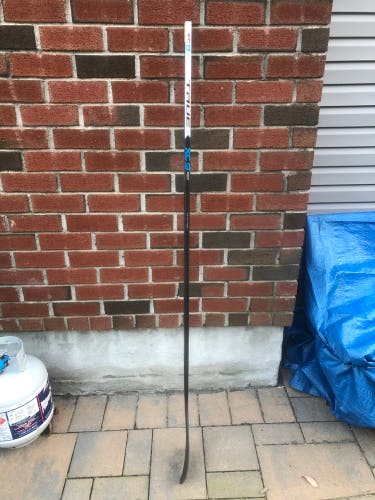 True XC9 ACF Senior LH Grip TC3 85 Flex Lie 5.5 Hockey Stick
