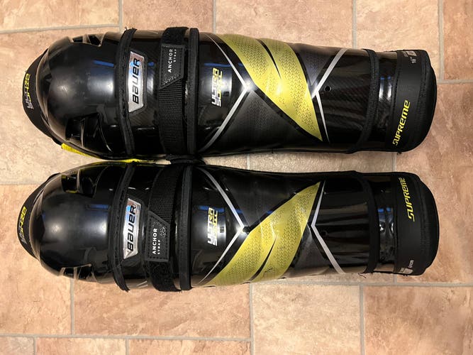 Bauer Supreme ultrasonic Shin Pads