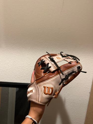 Used Infield 11.75" A2000 Baseball Glove