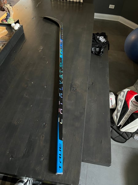 Senior Right Handed Pro Stock Catalyst 9X Hockey Stick