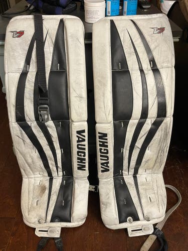 26" Vaughn  Vaughn V7 XR Goalie Leg Pads