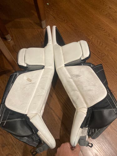28" Warrior Ritual G5 Goalie Leg Pads