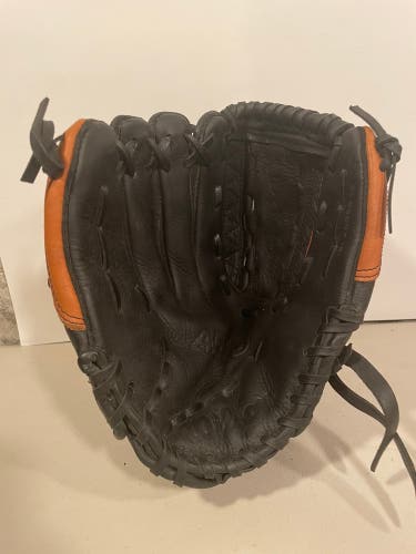 Wilson A500 12" Baseball Glove. Ecco Leather