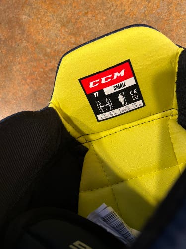 Used Small CCM Tacks 9550 Hockey Pants