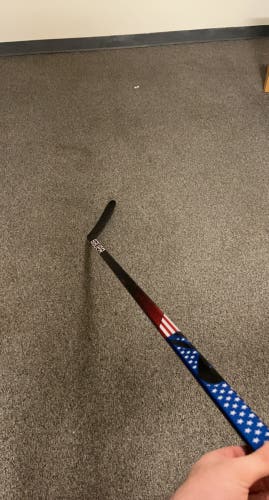 Senior Right Handed P90TM Pro Stock Vapor ADV Hockey Stick