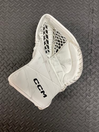 CCM Axis 2 Goalie Glove