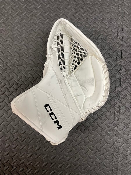 CCM Axis 2 Goalie Glove