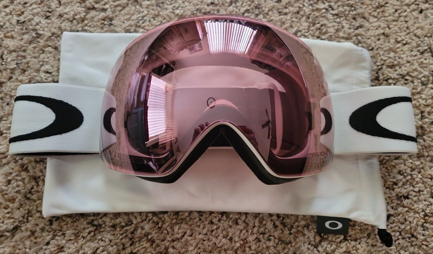 Oakley Flight Deck White Frame Ski Goggles with Hi Pink Lens