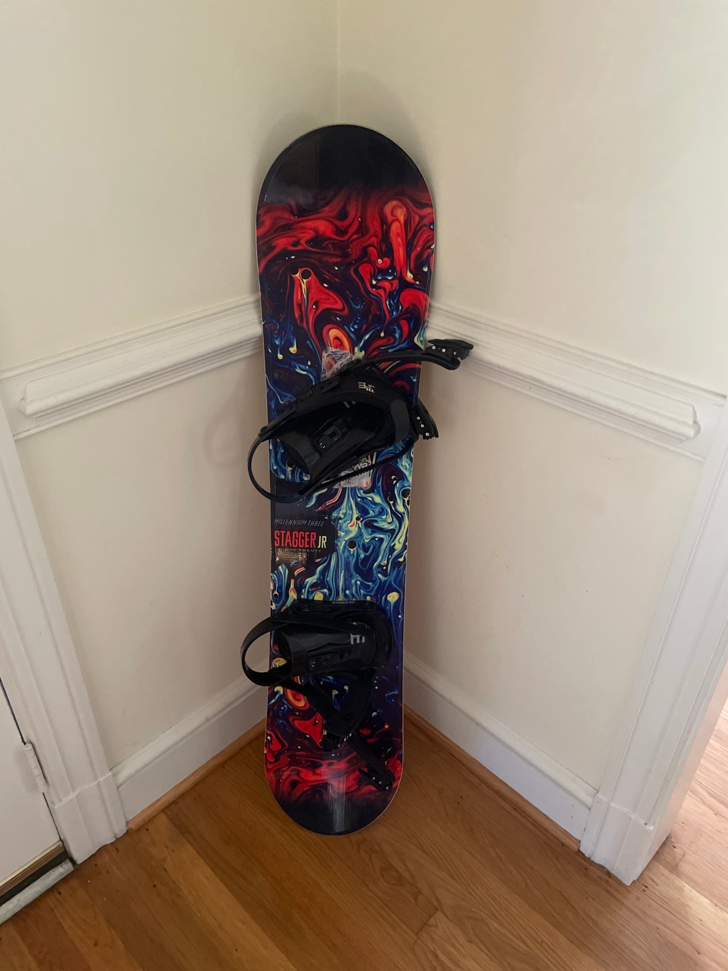 Millennium three stagger jr 120 snowboard | SidelineSwap