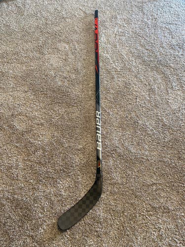 **NEW** Vapor FlyLite Grip Hockey Stick Senior Right Handed P88M, Flex 87, Pro Stock