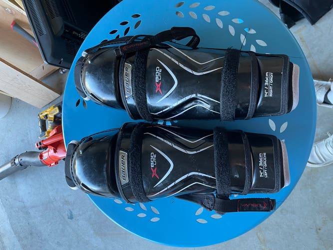 Used Bauer Vapor X800 lite Shin Pads