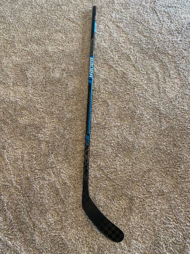**NEW** Nexus 2N Pro Grip Hockey Stick Senior Right Handed P92, Flex 87, Pro Stock