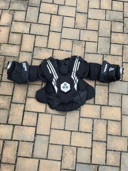 Used Senior Medium Vaughn VE8 Pro Carbon Goalie Chest Protector