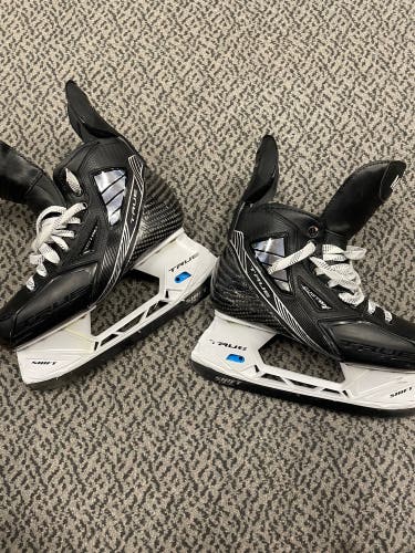 Used True Pro Custom size 7 skate