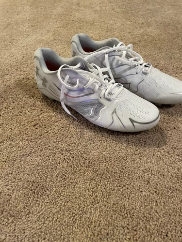 White Men's Size 14 (Women's 15) Under Armour Cleats