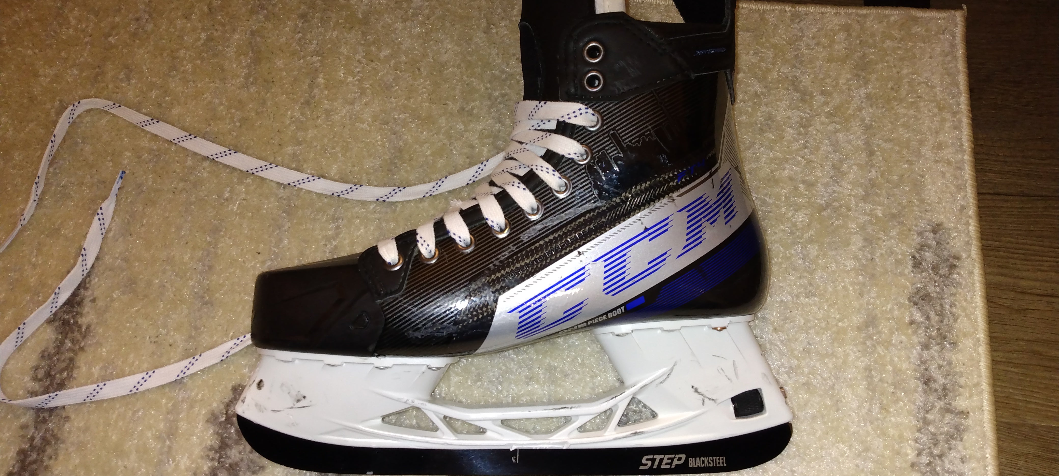 Auston Matthews Toronto Maple Leafs Game Used Skates (Framed) - Custom –  Top Shelf Collectibles