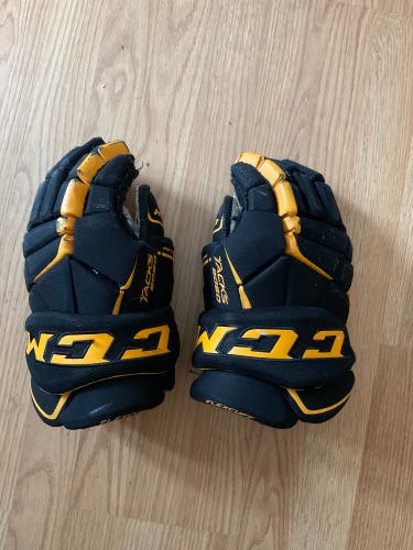CCM 14"  Tacks 9060 Gloves