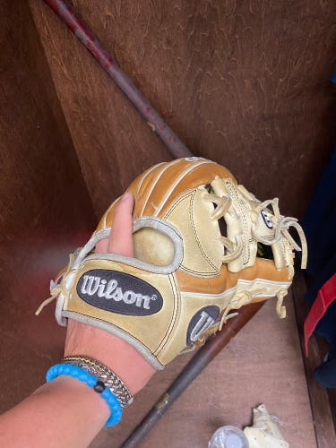 Used Infield 11.75" A2000 Baseball Glove