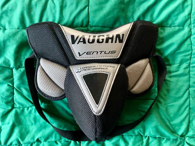 Mens Senior VAUGHN Ventus SLR Carbon Hockey Goalie Cup