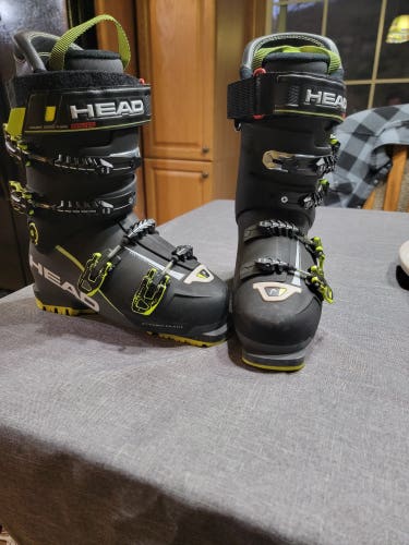 Used HEAD Vector 130 Ski Boot 26.5