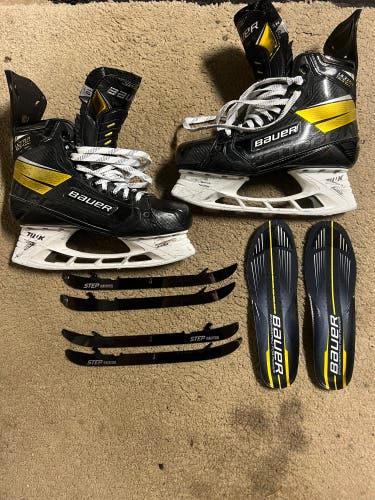 Bauer Supreme UltraSonic Hockey Skates 10 Fit 2 W/ Two Sets Of Step BlackSteel