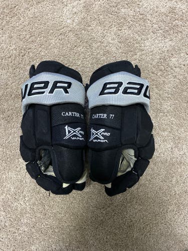 Lightly Used Black Bauer Vapor 1x Pro Gloves Jeff Carter LA Kings