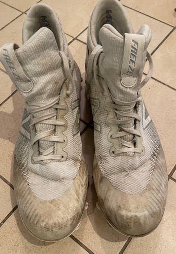 Used NB Freeze White Men's Turf Cleats Mid top