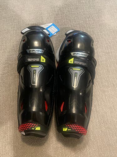 New Bauer Vapor Hyperlite Shin Pads