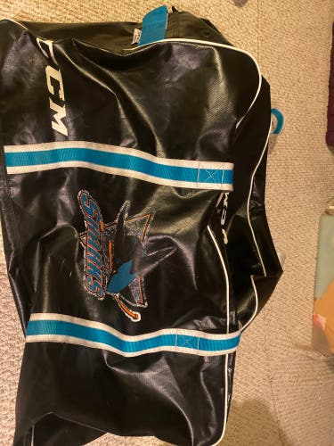 Used Humber valley sharks hockey Bag