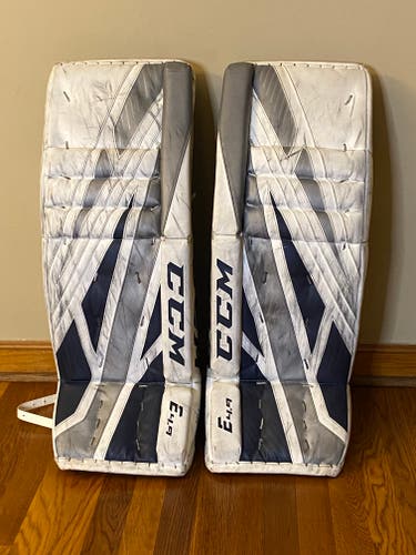 32"+1 CCM Extreme flex 4.9 Goalie Leg Pads